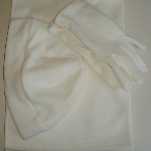 St. John's Bay 3-Piece Scarf Set - BRAND NEW! - Picture 2 of 8